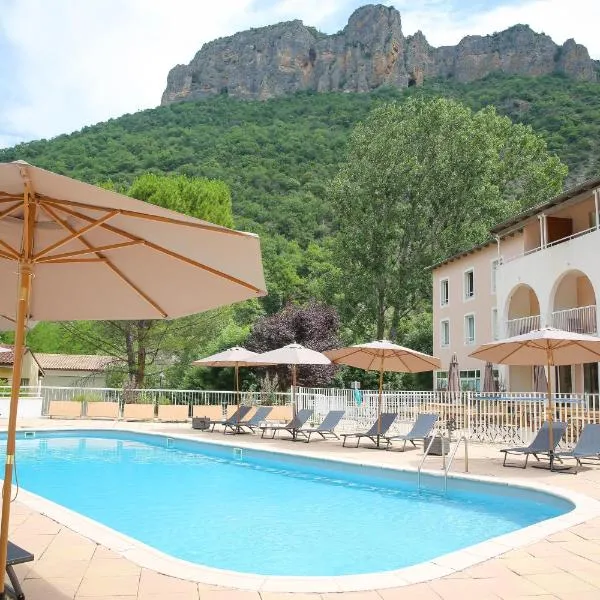 Hôtel Le Refuge des Sources，位于迪涅莱班的酒店