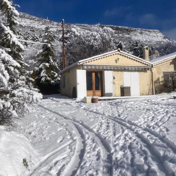 studio haut-pays-grasse，位于Valderoure的酒店