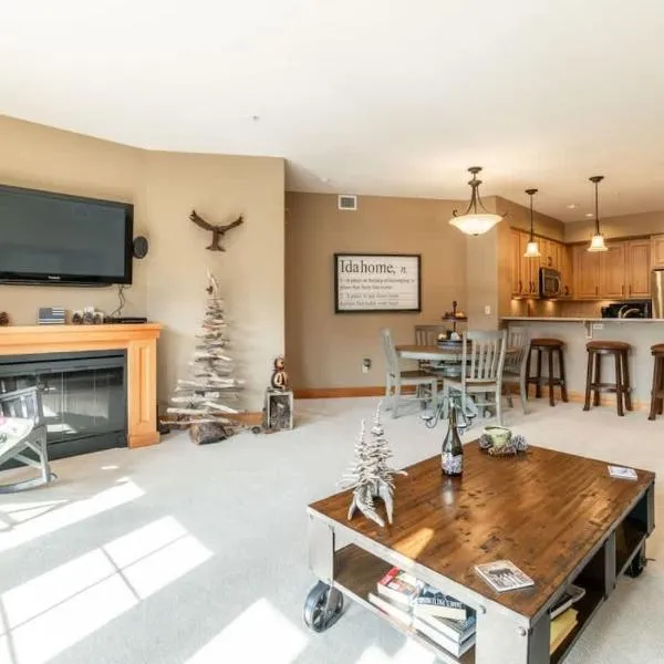 Basecamp in Riverstone Walk to River Shops and more，位于科达伦的酒店