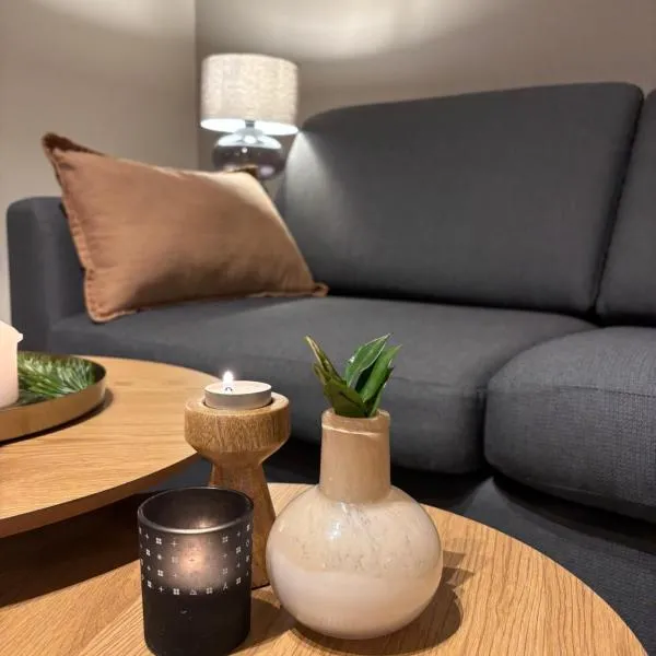 Sentralt i Raufoss-3 soverom, opptil 5 gjester, parkering og stor hage,位于Raufoss的酒店
