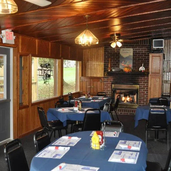 Lakewood Lodge & Restaurant，位于Susquehanna的酒店