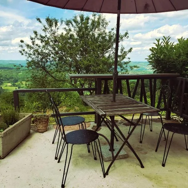 Gite dans un hameau de charme，位于Castelnau-Durban的酒店