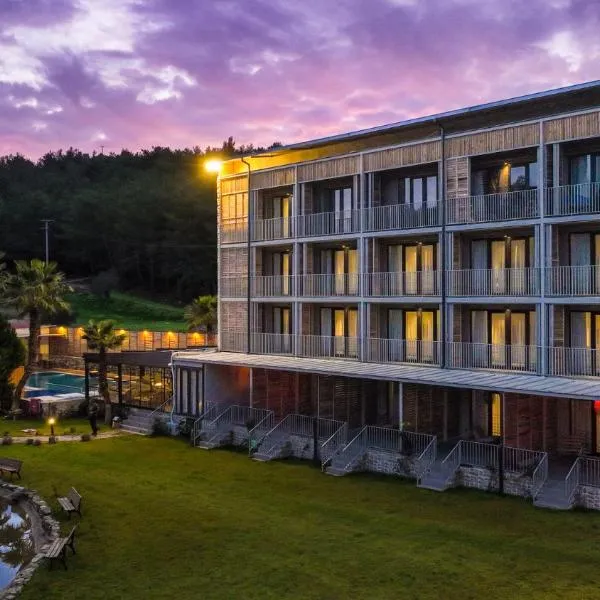 Garrya Romo Hotel，位于乌尔拉的酒店