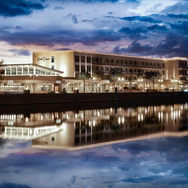 Hotel Eastport，位于退休小镇的酒店