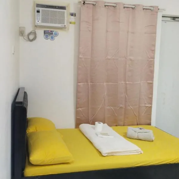 Jessa's Transient Studio with Balcony,位于马斯巴特的酒店