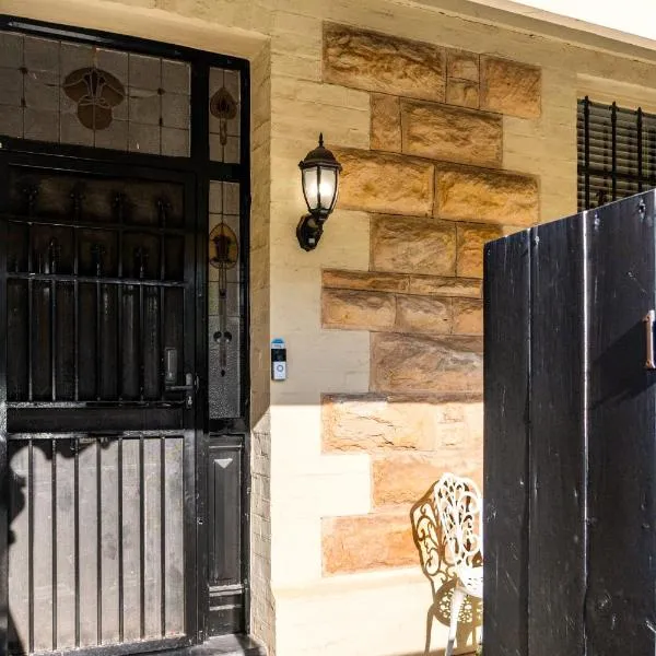 The Arches-Beautiful 3-Bedroom Family Stay Near Adelaide Oval, City Events and Amazing Dining，位于North Adelaide的酒店