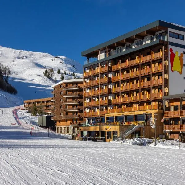 PopAlp la Plagne - Hôtel et Restaurant，位于La Plagne Tarentaise的酒店
