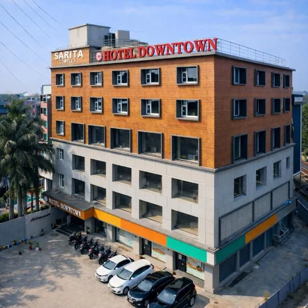 Hotel Downtown，位于贾姆谢德布尔的酒店
