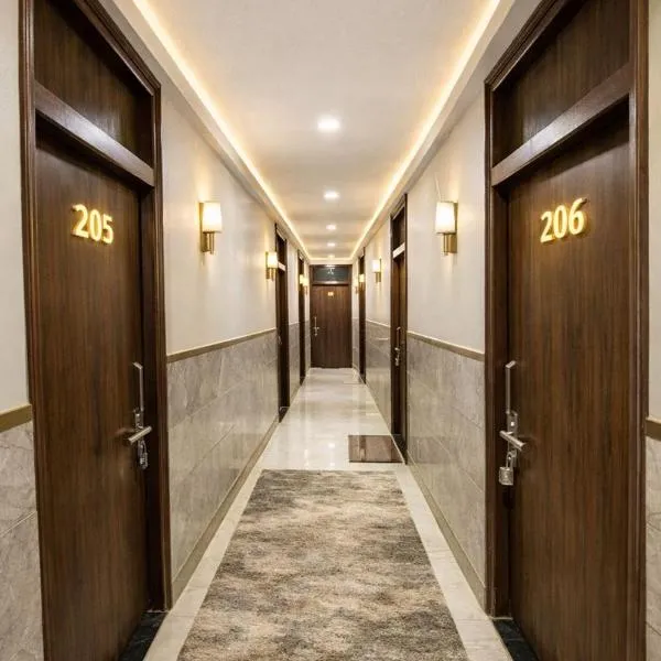 Hotel MDP Ayodhya Near Rammandir Ayodhya，位于Ayodhya的酒店