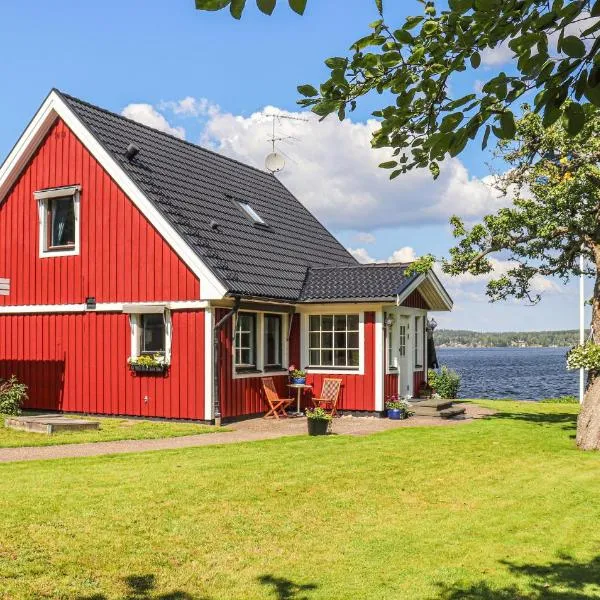Nice Home In Tranås With Kitchen，位于特拉诺斯的酒店