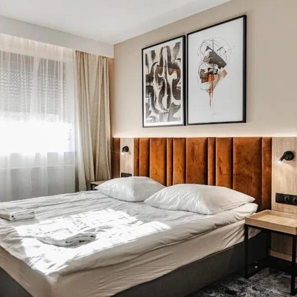 Hotel Zodiak，位于Sucha的酒店