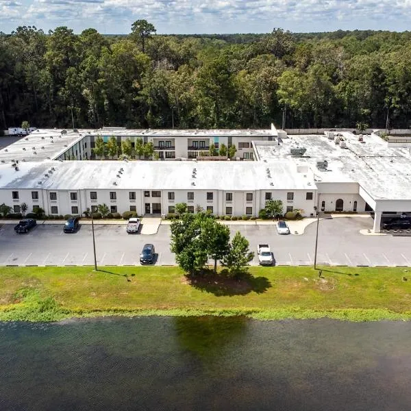Clarks Inn Savannah Airport，位于普勒的酒店