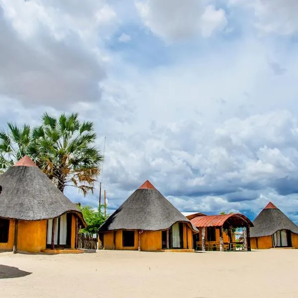 Ongula Village Homestead Lodge，位于Omupumba的酒店