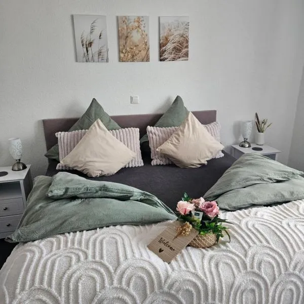 Ferienwohnung Elya, - Ruhe, Wellness und Shopping in perfekter Lage，位于巴特明斯特艾弗尔的酒店