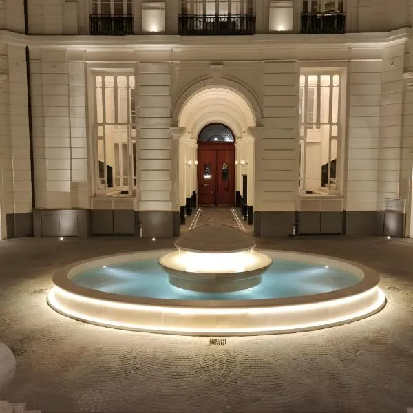 PIAZZA AMORE NAPOLI LUXURY APARTMENT nel cuore di Napoli，位于那不勒斯的酒店