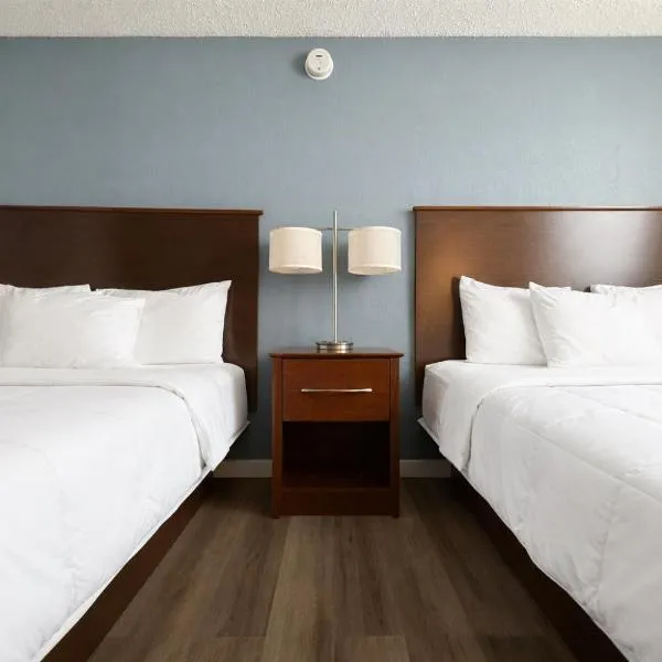 Hotel 8,位于Fergus Falls的酒店