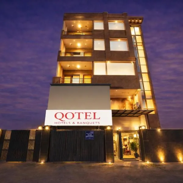 Qotel Comfort Ashok Vihar，位于新德里的酒店