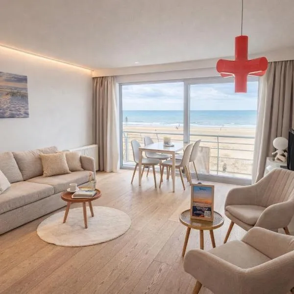 Studio zwembad met frontaal zeezicht，位于奥斯坦德的酒店