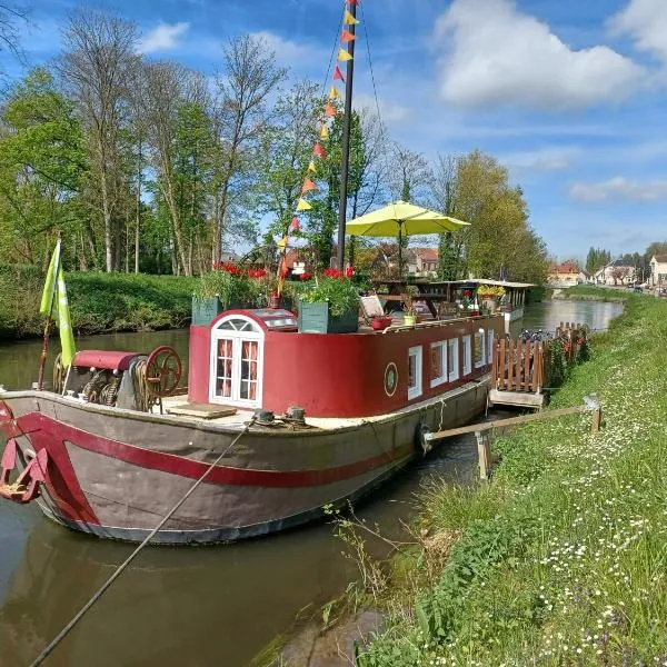Sur la Somme à bord de la péniche Arche de Noé，位于Pont-Rémy的酒店