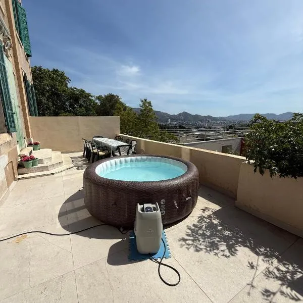 Duplex avec Spa, terrasse vue mer Marseille Calme & Central，位于马赛的酒店