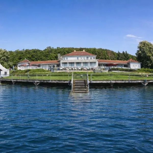 Strandhaus Edersee - Kaminzimmer, Seeblick, Badestrand, Seeterrasse，位于瓦尔德克的酒店