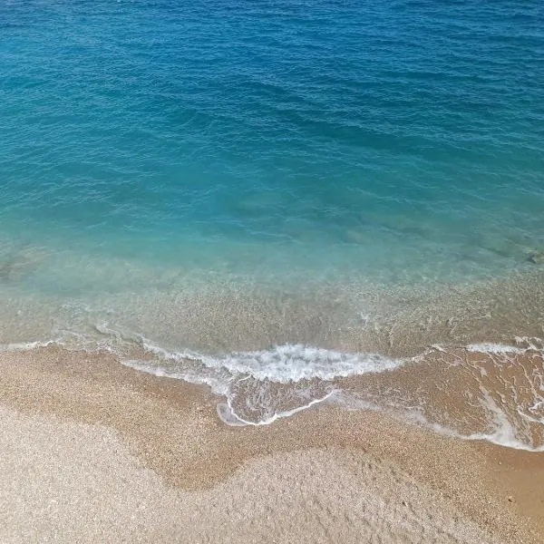 varkiza luxury 2BD apartment，位于瓦里的酒店