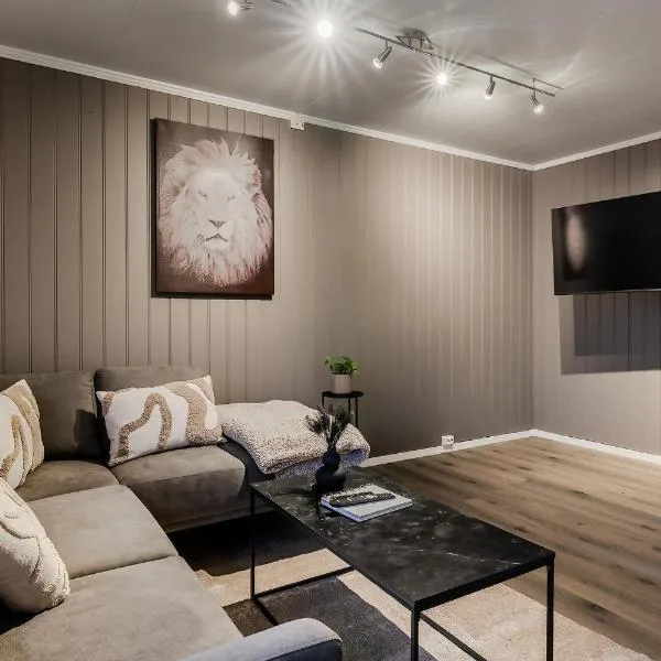 Fauske Central Apartment - Cozy & Walkable，位于弗于斯克的酒店