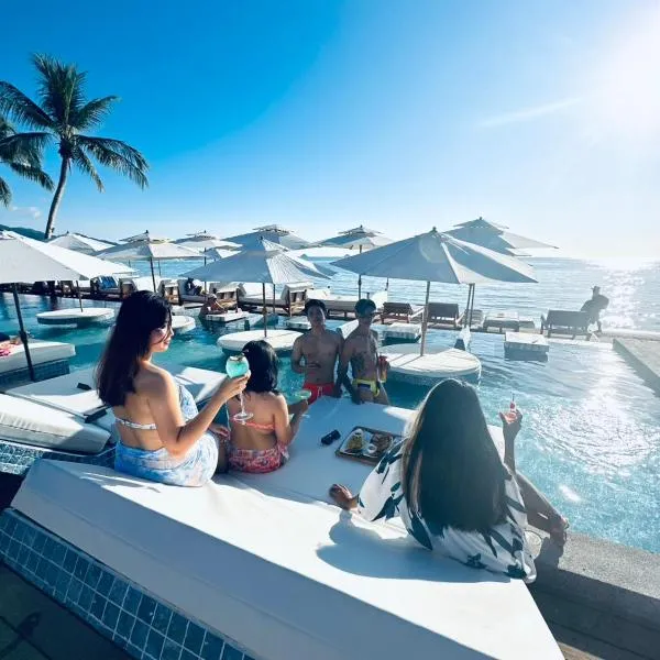 Miracle Beach Club Resort With Luxury Sunbeds include Free credit for redeemable food & drinks，位于达叻府的酒店
