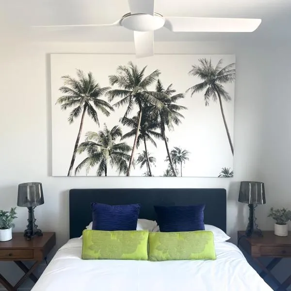 Plantation Hotel Coffs Harbour，位于科夫斯港的酒店