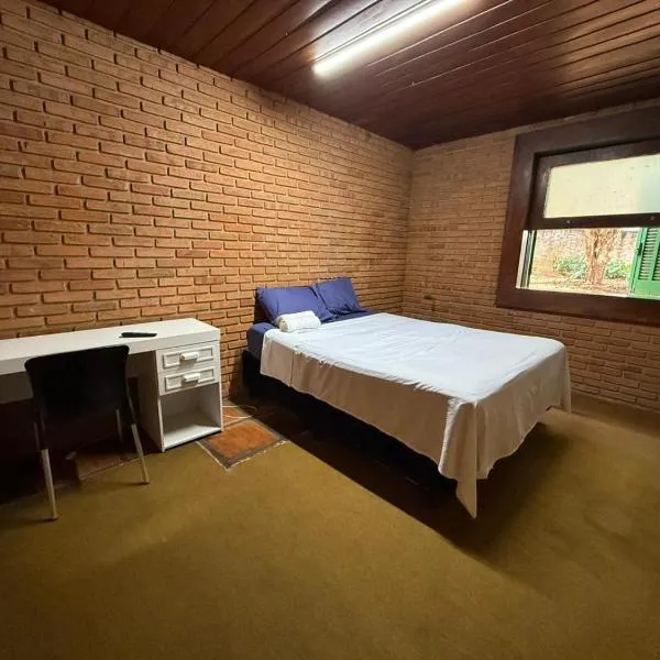 Quarto confortável no Centro，位于博图卡图的酒店