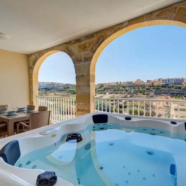 Gozo Getaway! Heated Jacuzzi & Views，位于沙拉的酒店