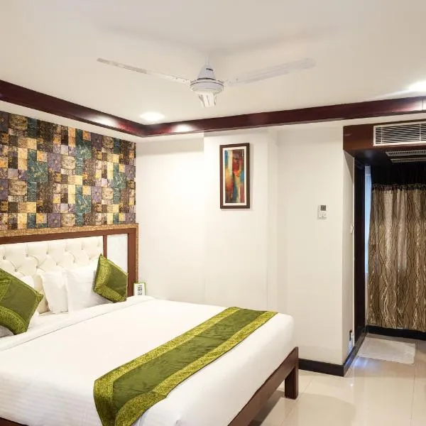 帝国翠波酒店，位于Mutyālammapādu的酒店