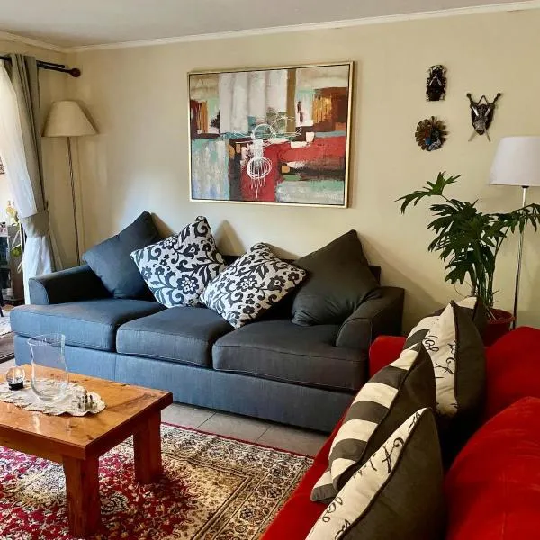 Casa Curicó FULL equipada, excelente ubicación 3 habitaciones, 3 baños，位于库里科的酒店