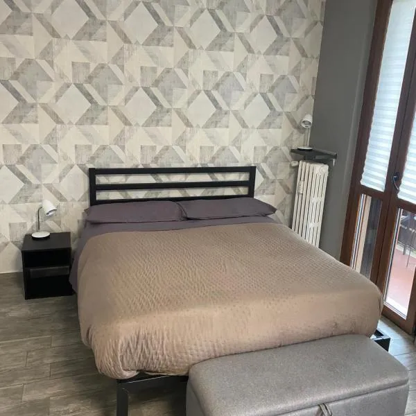 Piccolo Paradiso，位于诺瓦拉的酒店