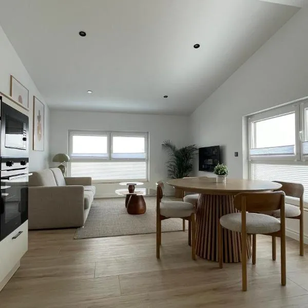 Moderne Wohnung mit Balkon & Parkplatz in Söhlde，位于Söhlde的酒店