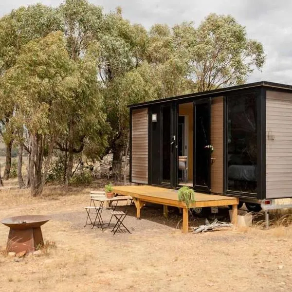 Hill View at Euroa by Tiny Away，位于尤罗亚的酒店