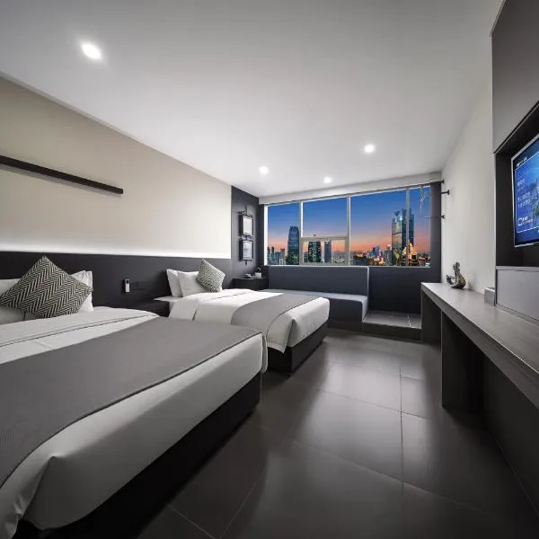 星耀 Vist a 酒店 解放碑洪崖洞店，位于重庆的酒店