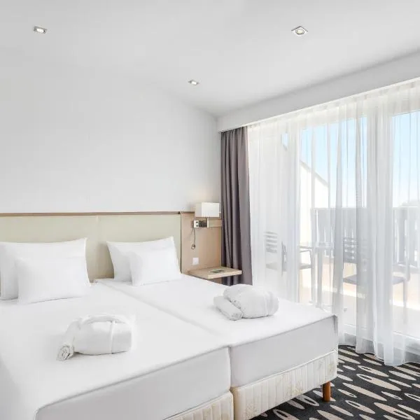 Park Inn by Radisson Sarvar Resort & Spa - All Inclusive，位于萨尔瓦尔的酒店