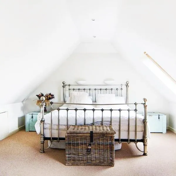 Idyllic rural retreat, easy access to Cambridge，位于Therfield的酒店