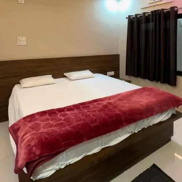 Hotel shiv shakti yatri niwas，位于Maihar的酒店