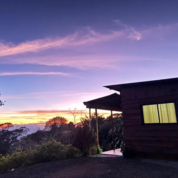 Magic Lodge - Cirrí, Naranjo，位于Cirrí的酒店