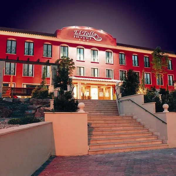 艾尔托洛餐厅酒店，位于卡夫列尔河畔比利亚戈多的酒店