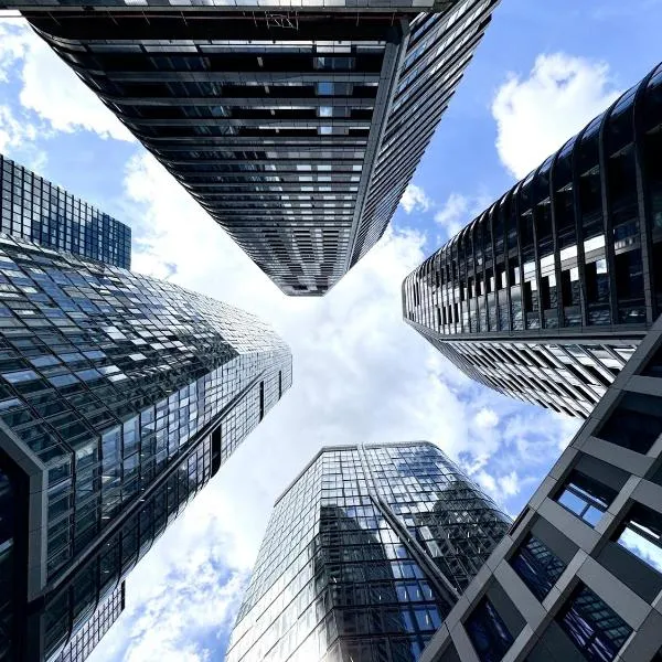 Kimpton Main Frankfurt by IHG，位于美因河畔法兰克福的酒店