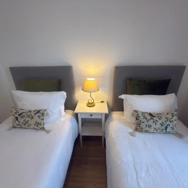 Casa da Cerca-Suíte Aconchegante com Piscina，位于Runa的酒店
