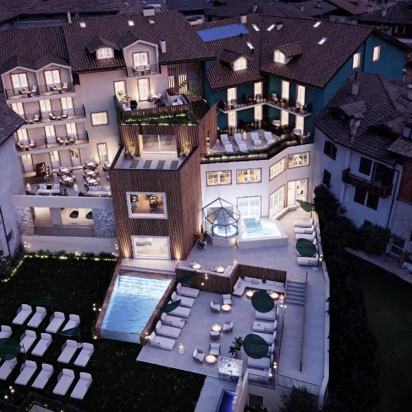 Cavallino Experience - Alpine Wellness Hotel，位于Rumo的酒店