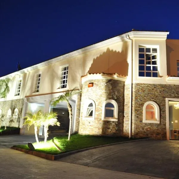 露芙酒店，位于里瓦-罗哈德图里亚的酒店