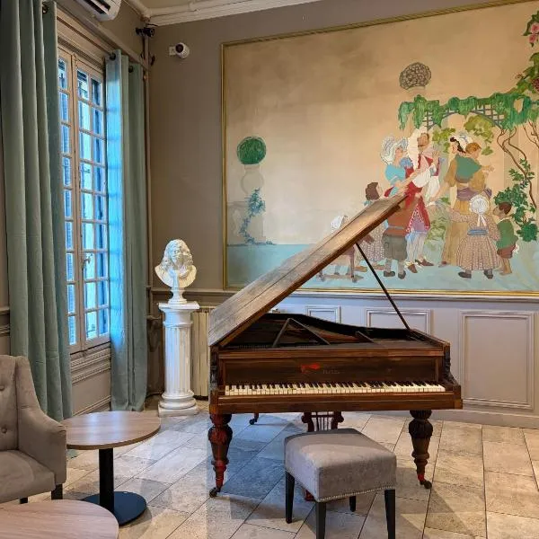 The Originals Boutique, Le Grand Hôtel Molière, Pézenas，位于佩兹纳斯的酒店