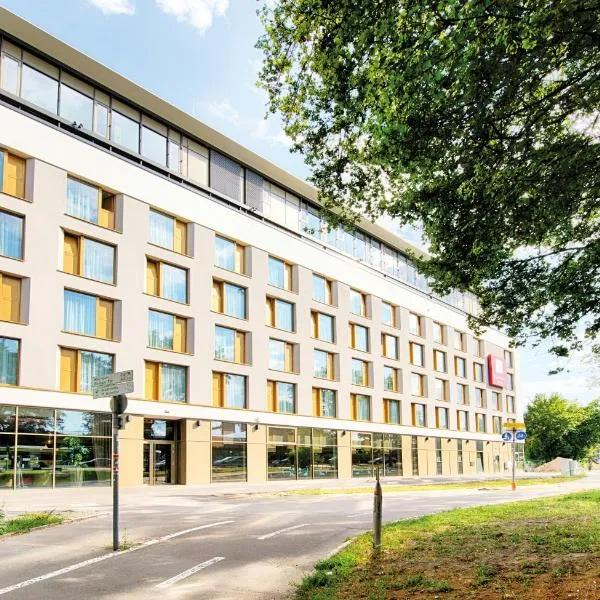 乌尔姆莱昂纳多皇家酒店，位于乌尔姆的酒店