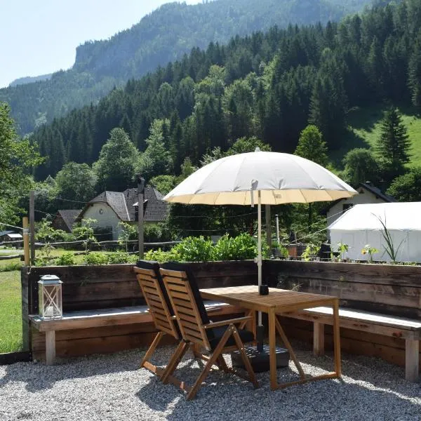 Wild Glamping in the Vienna Alps，位于Nasswald的酒店