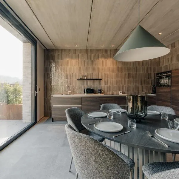 Coliving - Bord de Meuse - L'écrin Vert，位于Oupeye的酒店